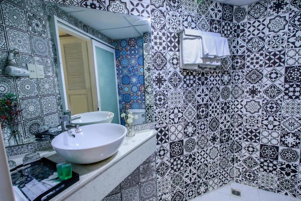 Hotel Cabana Saigon 3*